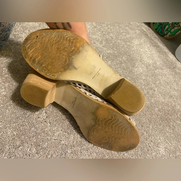 Matisse Indie Bone Gray/White Suede Leather Cutout Ankle Booties - Picture 9 of 14